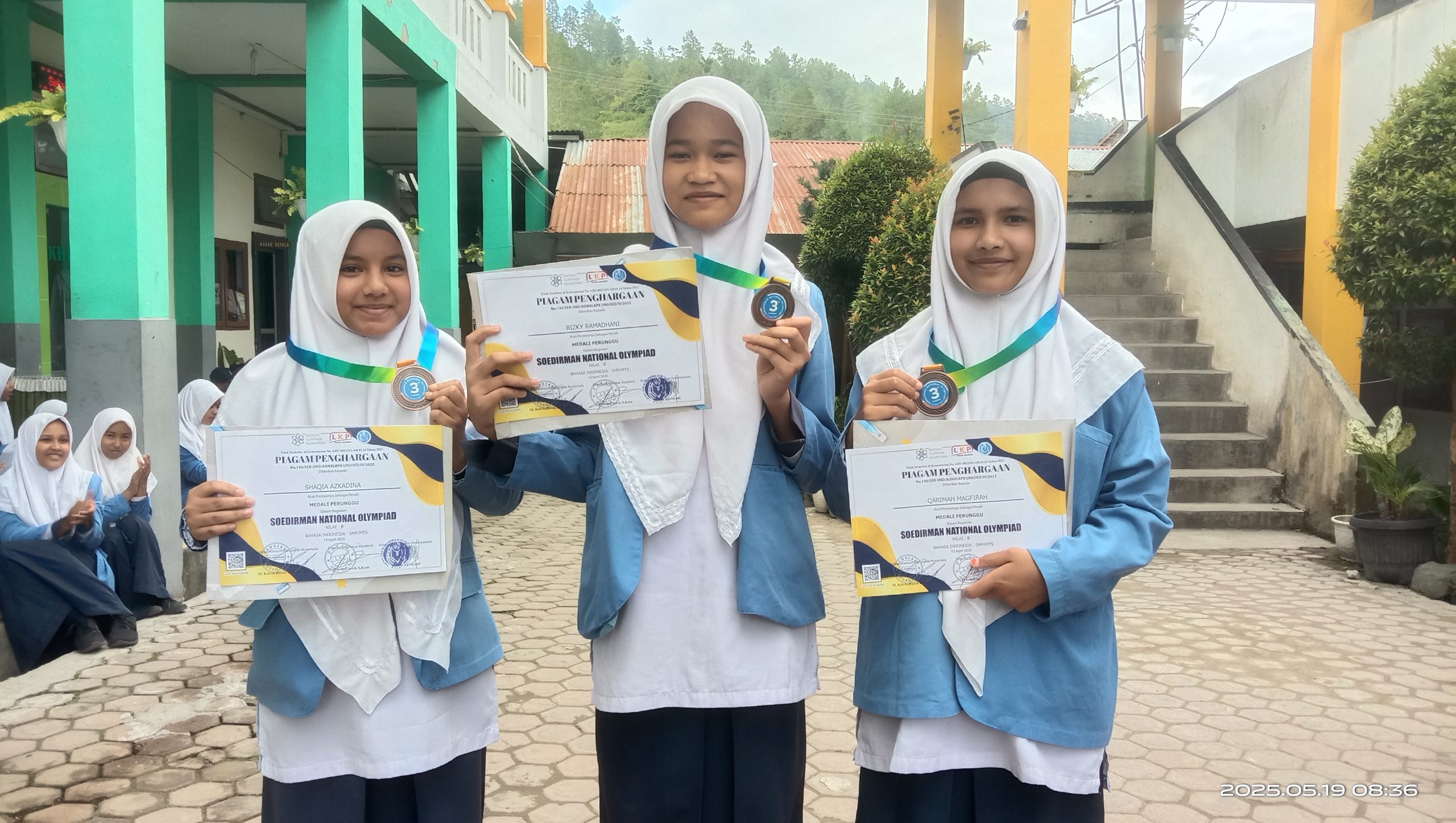 Tiga Siswi MTsN 1 Aceh Tengah Raih Medali Perunggu di Ajang Soedirman National Olympiad 2025