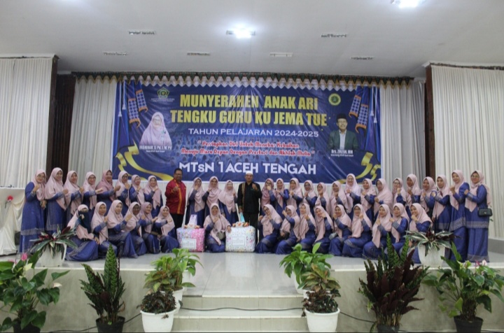 Dua Guru MTsN 1 Aceh Tengah, Ibu Dra. Abidah dan Ibu Sahdaini, S.Pd.I, Memasuki Masa Purna Bakti Dua Guru MTsN 1 Aceh Tengah, Ibu Dra. Abidah dan Ibu Sahdaini, S.Pd.I, Memasuki Masa Purna Bakti