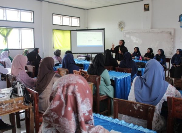 Sosialisasi Kelas Jelajah Ilmu Bersama Tim Acer Indonesia di MTsN 1 Aceh Tengah