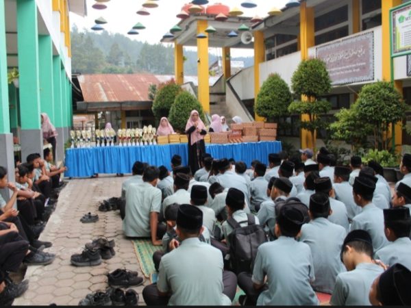 Merangkai Prestasi, Menyambut Asa: MTsN 1 Aceh Tengah Gelar Pembagian Raport Semester Genap Tahun Pelajaran 2024/2025