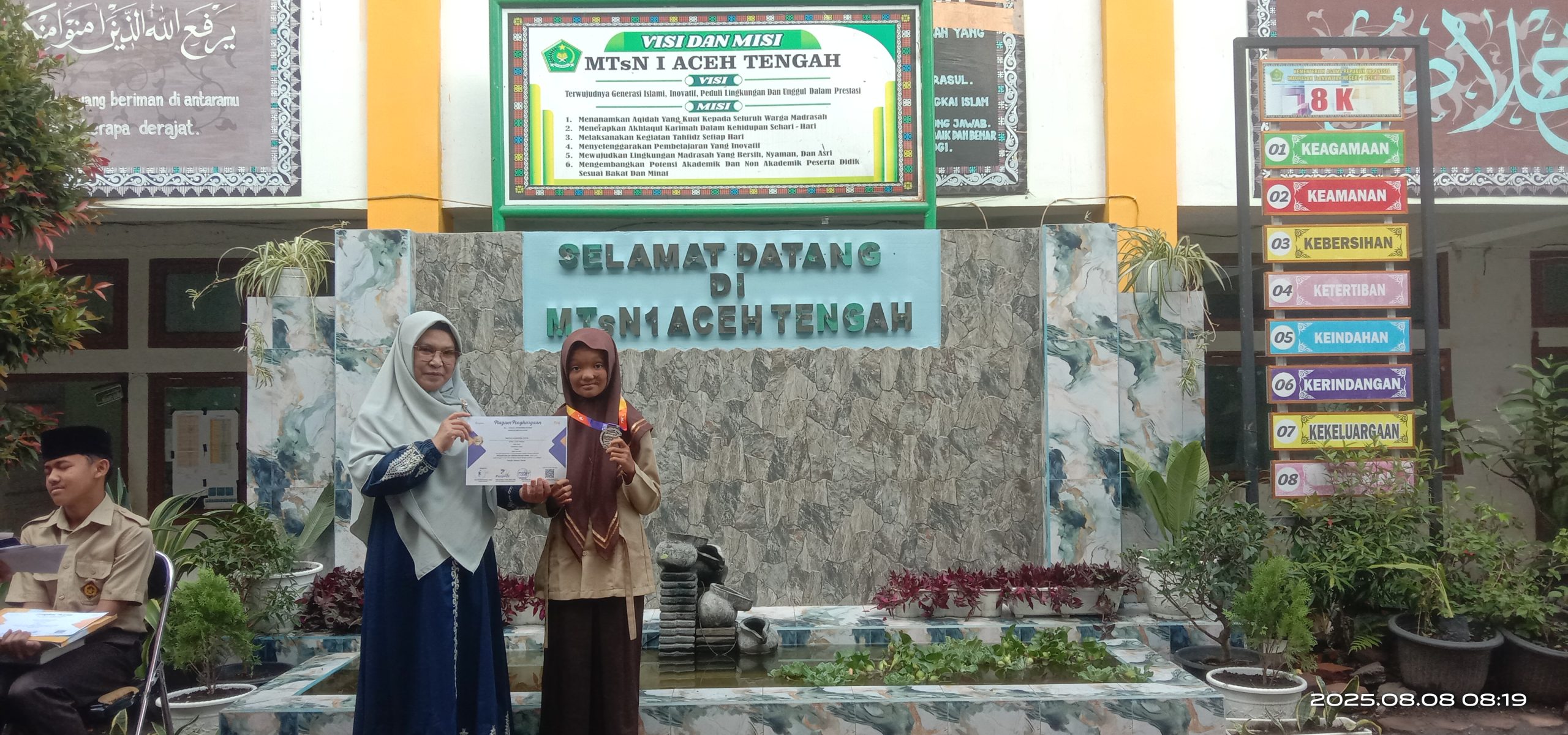 NADIA HUMAIRA SYIFA RAIH MEDALI PERAK DI AJANG KOMPETISI PRESTASI SISWA INDONESIA 2025 NADIA HUMAIRA SYIFA RAIH MEDALI PERAK DI AJANG KOMPETISI PRESTASI SISWA INDONESIA 2025