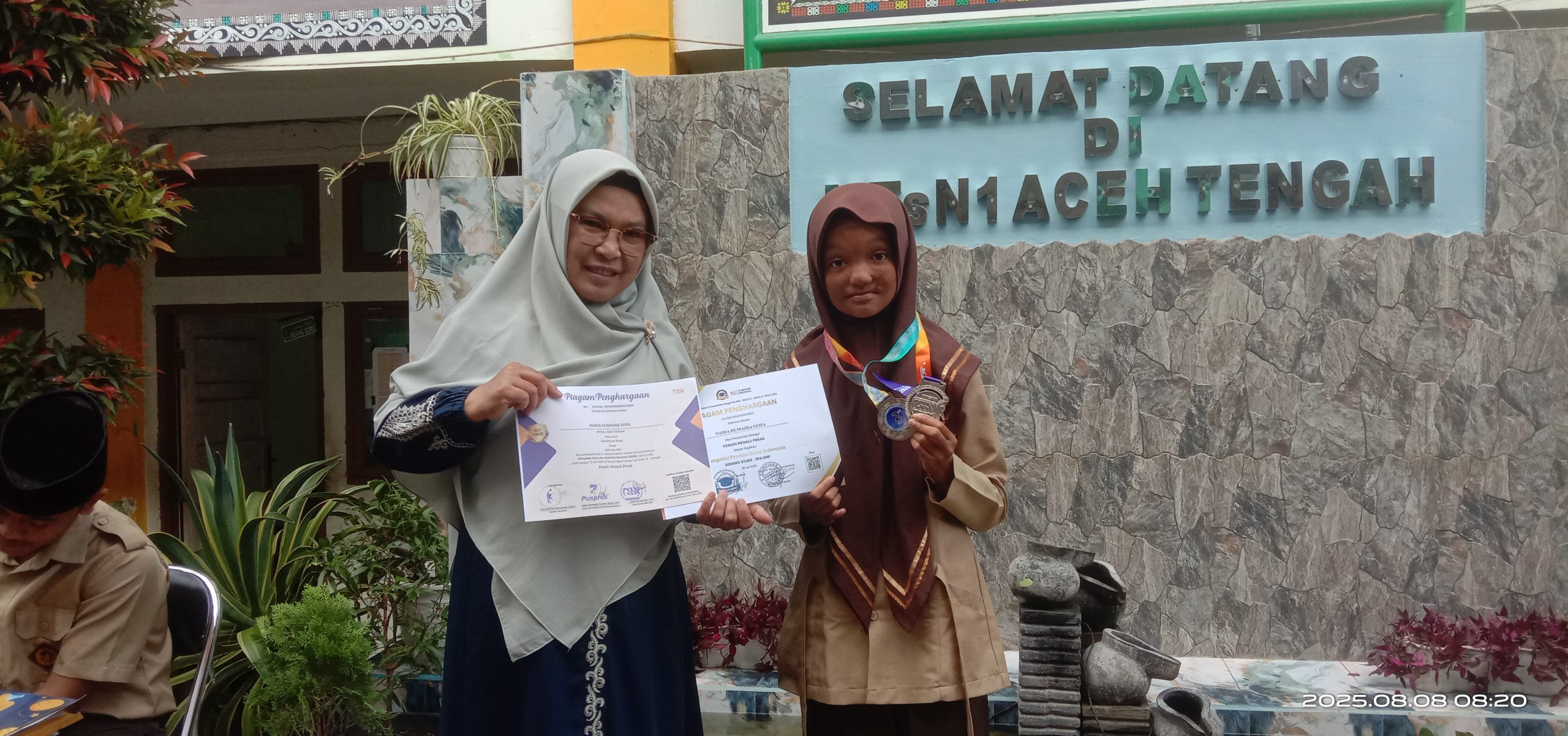 Dua Kali Harumkan Nama Madrasah, Nadia Humaira Syifa Raih Medali Perak OSSN 2025! Dua Kali Harumkan Nama Madrasah, Nadia Humaira Syifa Raih Medali Perak OSSN 2025!
