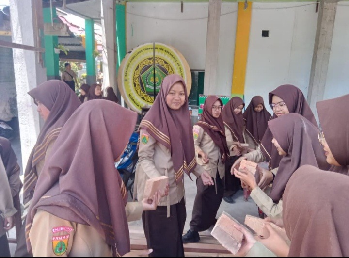 Kebersihan Depan : Lingkup 04/10/25