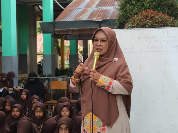 Panggung Para Juara: Lomba Cerdas Cermat Antar Kelas di MTsN 1 Aceh Tengah