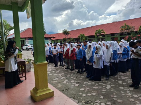 Kepala MTsN 1 Aceh Tengah memberikan Arahan dan Bimbingan Tentang Gelar Tryout TKA Besok untuk Siswa Kelas IX
