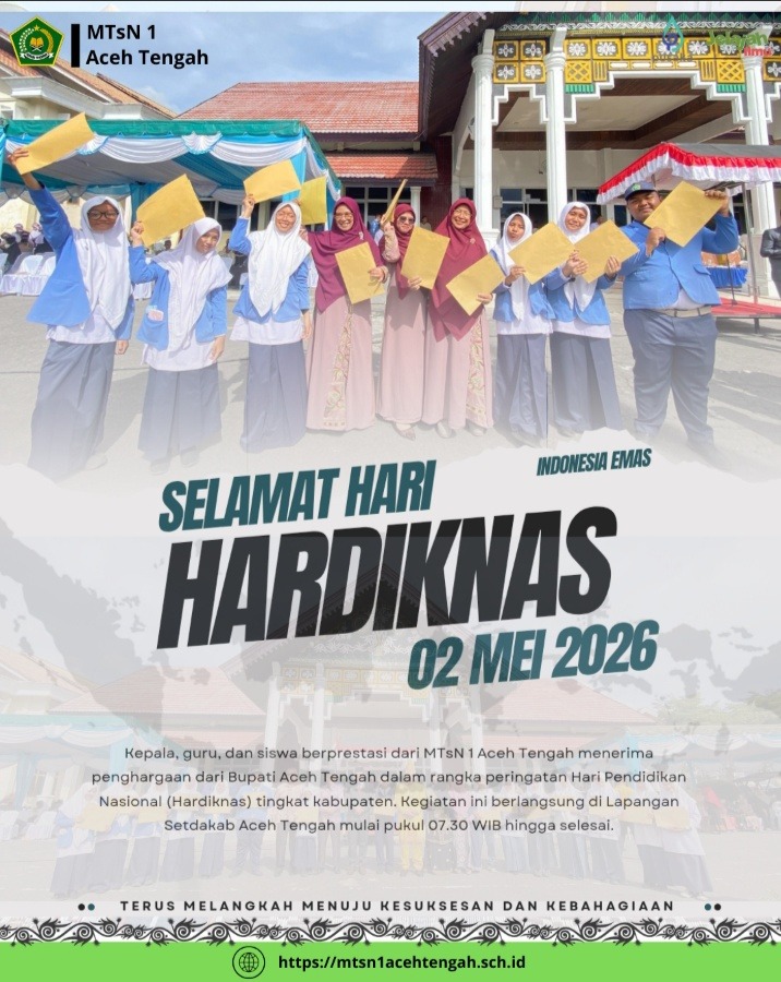 Kepala, Guru, dan Siswa Berprestasi MTsN 1 Aceh Tengah Terima Penghargaan dari Bupati pada Peringatan Hari Pendidikan Nasional di Aceh Tengah
